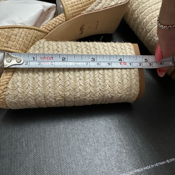 ** NEW** Coach NELLY RAFFIA SANDAL size 7 - Picture 9 of 10